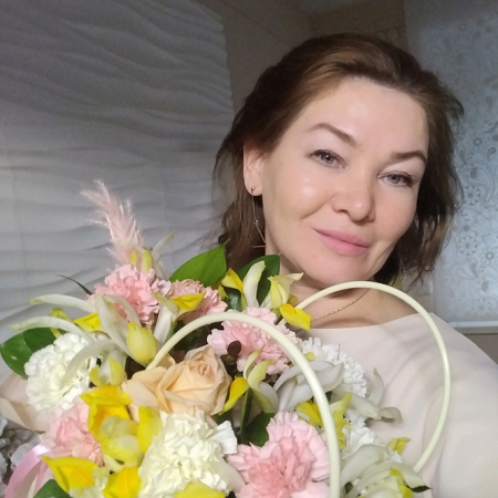 Жижина Елена Эдуардовна. Салон красоты "КОМИЛЬФО"